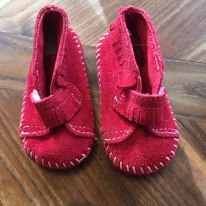 Minnetonka red moccasins shoes - size 4 new